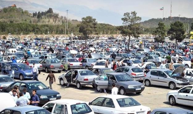 رسوب ۱۵۰ هزار خودرو در پارکینگ خودروسازان