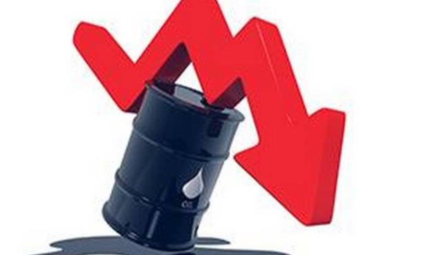  کاهش قیمت نفت در پی سقوط ذخایر بنزین آمریکا