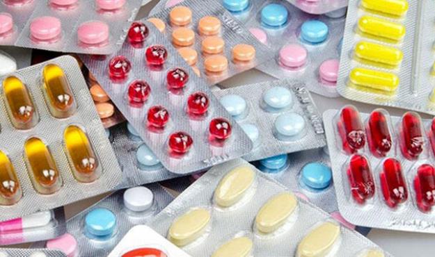 حذف ارز دولتی برای دارو/ واردات دارو تا پایان سال نصف میشود