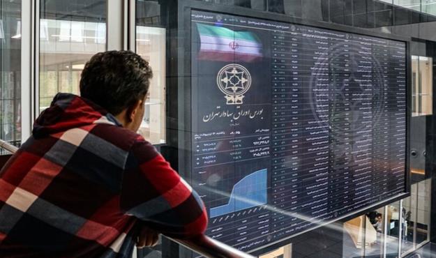 شاخص بورس منفی ماند