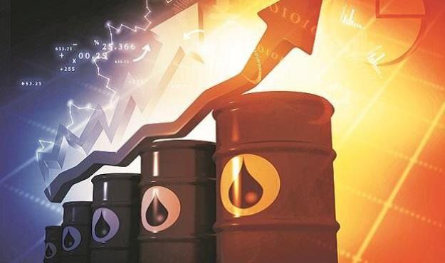  صعود قیمت نفت با افت دلار