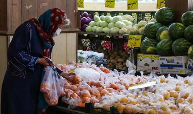 ارزش دلاری دستمزد سال 1402 به یک سوم سال 89 رسید!