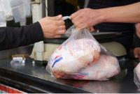 مغازه‌داران نرخ مصوب مرغ را رعایت می‌کنند