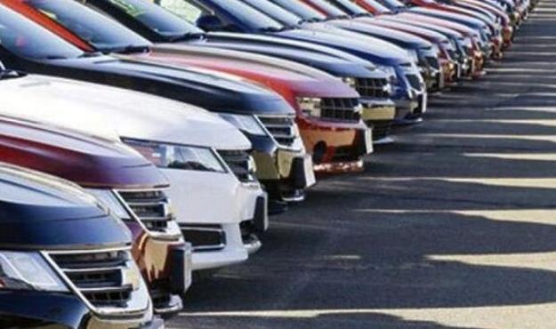 خودروهای وارداتی باید در کوتاهترین زمان عرضه شوند