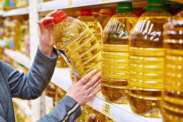 روغن در انبارها موجود است ولی واردکنندگان توزیع نمیکنند